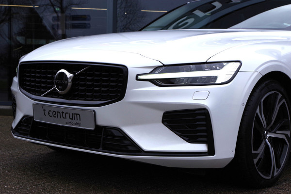 Volvo V60 2.0 T8 456 PK Plug-in Hybrid AWD Ultimate Dark Long Range, Panoramadak, Trekhaak, H/K Sound, 360 Camera,