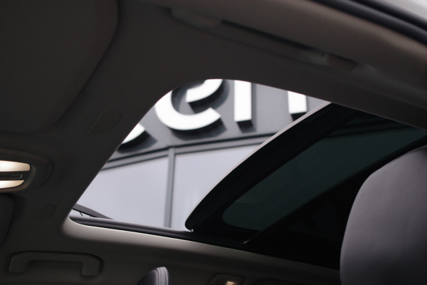 Volvo V60 2.0 T8 456 PK Plug-in Hybrid AWD Ultimate Dark Long Range, Panoramadak, Trekhaak, H/K Sound, 360 Camera,