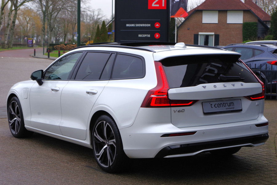 Volvo V60 2.0 T8 456 PK Plug-in Hybrid AWD Ultimate Dark Long Range, Panoramadak, Trekhaak, H/K Sound, 360 Camera,