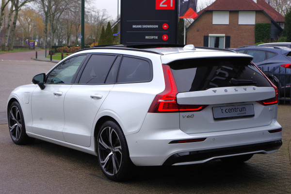 Volvo V60 2.0 T8 456 PK Plug-in Hybrid AWD Ultimate Dark Long Range, Panoramadak, Trekhaak, H/K Sound, 360 Camera,
