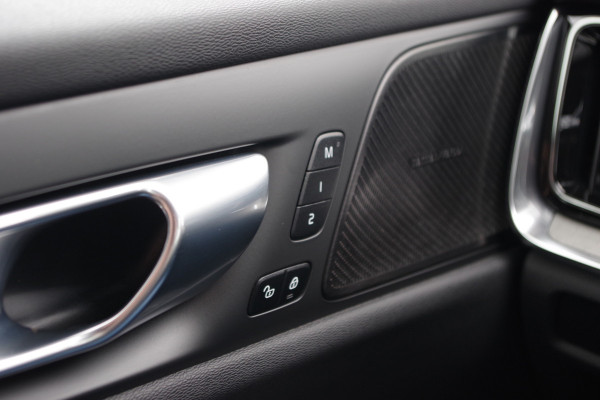 Volvo V60 2.0 T8 456 PK Plug-in Hybrid AWD Ultimate Dark Long Range, Panoramadak, Trekhaak, H/K Sound, 360 Camera,