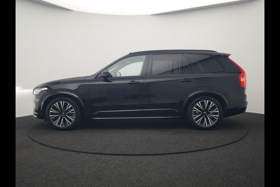 Volvo XC90 T8 Recharge AWD Ultimate Dark Plug In Hybrid Long Range 7 Zits 456pk Dealer O.H PHEV | Luchtvering | Trekhaak Af Fabriek | Panodak | Bowers & Wilkins | 360 Camera | Head Up | Adaptive Cruise | Lederen Sportstoelen Memory & Verwarmd | Keyless | Navigatie | Blis | Virtual