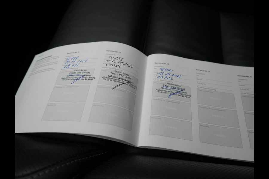 Volvo XC90 T8 Recharge AWD Ultimate Dark Plug In Hybrid Long Range 7 Zits 456pk Dealer O.H PHEV | Luchtvering | Trekhaak Af Fabriek | Panodak | Bowers & Wilkins | 360 Camera | Head Up | Adaptive Cruise | Lederen Sportstoelen Memory & Verwarmd | Keyless | Navigatie | Blis | Virtual