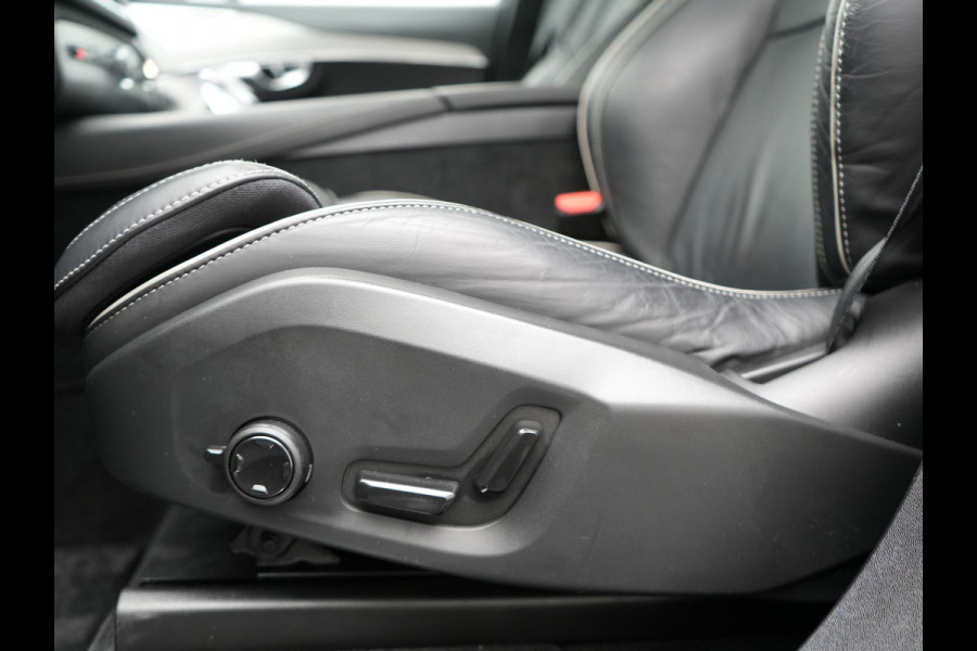 Volvo XC90 T8 Recharge AWD Ultimate Dark Plug In Hybrid Long Range 7 Zits 456pk Dealer O.H PHEV | Luchtvering | Trekhaak Af Fabriek | Panodak | Bowers & Wilkins | 360 Camera | Head Up | Adaptive Cruise | Lederen Sportstoelen Memory & Verwarmd | Keyless | Navigatie | Blis | Virtual