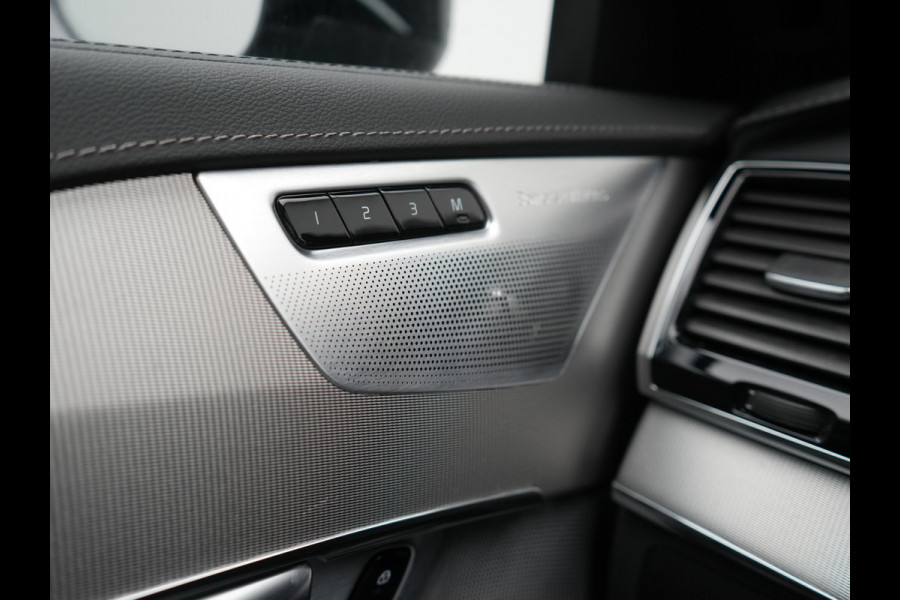 Volvo XC90 T8 Recharge AWD Ultimate Dark Plug In Hybrid Long Range 7 Zits 456pk Dealer O.H PHEV | Luchtvering | Trekhaak Af Fabriek | Panodak | Bowers & Wilkins | 360 Camera | Head Up | Adaptive Cruise | Lederen Sportstoelen Memory & Verwarmd | Keyless | Navigatie | Blis | Virtual