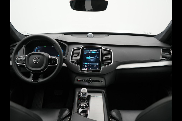 Volvo XC90 T8 Recharge AWD Ultimate Dark Plug In Hybrid Long Range 7 Zits 456pk Dealer O.H PHEV | Luchtvering | Trekhaak Af Fabriek | Panodak | Bowers & Wilkins | 360 Camera | Head Up | Adaptive Cruise | Lederen Sportstoelen Memory & Verwarmd | Keyless | Navigatie | Blis | Virtual