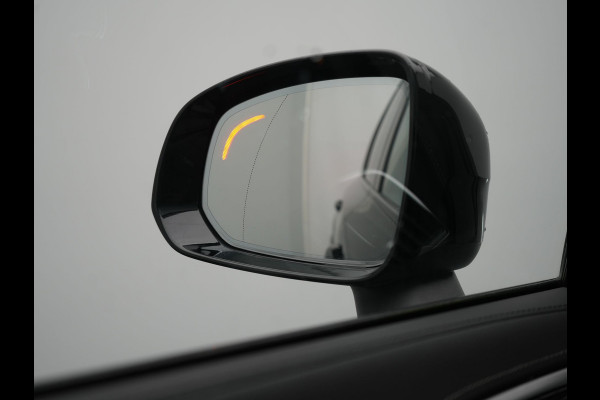 Volvo XC90 T8 Recharge AWD Ultimate Dark Plug In Hybrid Long Range 7 Zits 456pk Dealer O.H PHEV | Luchtvering | Trekhaak Af Fabriek | Panodak | Bowers & Wilkins | 360 Camera | Head Up | Adaptive Cruise | Lederen Sportstoelen Memory & Verwarmd | Keyless | Navigatie | Blis | Virtual