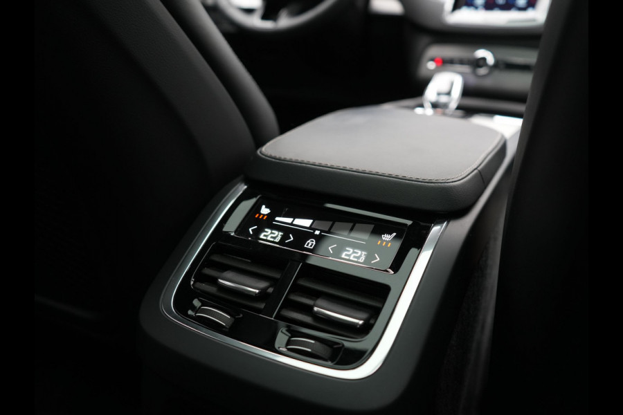 Volvo XC90 T8 Recharge AWD Ultimate Dark Plug In Hybrid Long Range 7 Zits 456pk Dealer O.H PHEV | Luchtvering | Trekhaak Af Fabriek | Panodak | Bowers & Wilkins | 360 Camera | Head Up | Adaptive Cruise | Lederen Sportstoelen Memory & Verwarmd | Keyless | Navigatie | Blis | Virtual