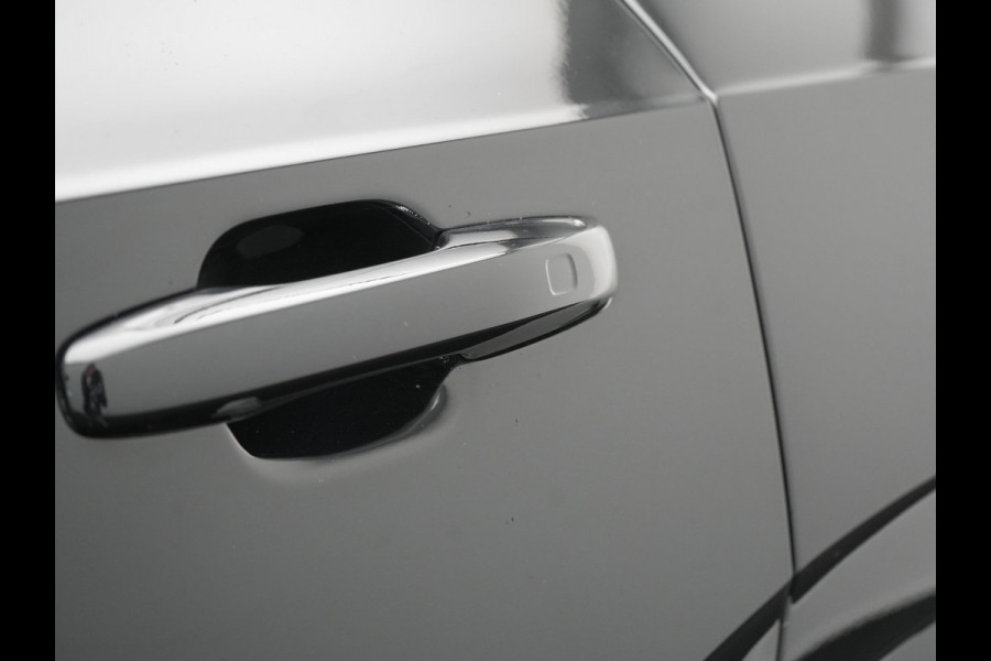 Volvo XC90 T8 Recharge AWD Ultimate Dark Plug In Hybrid Long Range 7 Zits 456pk Dealer O.H PHEV | Luchtvering | Trekhaak Af Fabriek | Panodak | Bowers & Wilkins | 360 Camera | Head Up | Adaptive Cruise | Lederen Sportstoelen Memory & Verwarmd | Keyless | Navigatie | Blis | Virtual