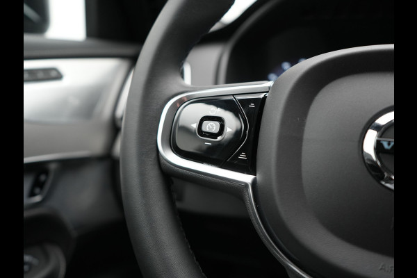 Volvo XC90 T8 Recharge AWD Ultimate Dark Plug In Hybrid Long Range 7 Zits 456pk Dealer O.H PHEV | Luchtvering | Trekhaak Af Fabriek | Panodak | Bowers & Wilkins | 360 Camera | Head Up | Adaptive Cruise | Lederen Sportstoelen Memory & Verwarmd | Keyless | Navigatie | Blis | Virtual