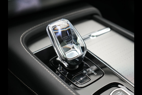 Volvo XC90 T8 Recharge AWD Ultimate Dark Plug In Hybrid Long Range 7 Zits 456pk Dealer O.H PHEV | Luchtvering | Trekhaak Af Fabriek | Panodak | Bowers & Wilkins | 360 Camera | Head Up | Adaptive Cruise | Lederen Sportstoelen Memory & Verwarmd | Keyless | Navigatie | Blis | Virtual