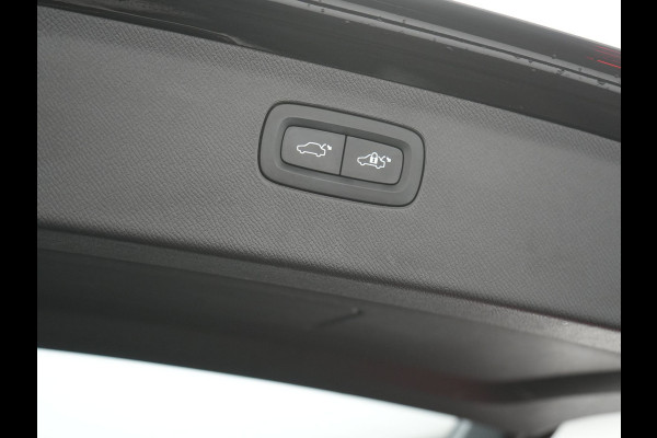 Volvo XC90 T8 Recharge AWD Ultimate Dark Plug In Hybrid Long Range 7 Zits 456pk Dealer O.H PHEV | Luchtvering | Trekhaak Af Fabriek | Panodak | Bowers & Wilkins | 360 Camera | Head Up | Adaptive Cruise | Lederen Sportstoelen Memory & Verwarmd | Keyless | Navigatie | Blis | Virtual