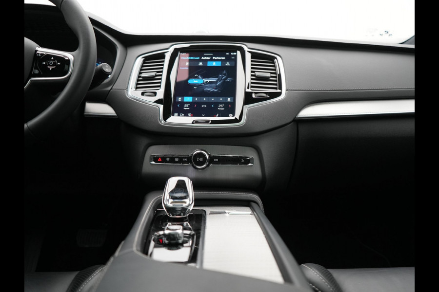 Volvo XC90 T8 Recharge AWD Ultimate Dark Plug In Hybrid Long Range 7 Zits 456pk Dealer O.H PHEV | Luchtvering | Trekhaak Af Fabriek | Panodak | Bowers & Wilkins | 360 Camera | Head Up | Adaptive Cruise | Lederen Sportstoelen Memory & Verwarmd | Keyless | Navigatie | Blis | Virtual