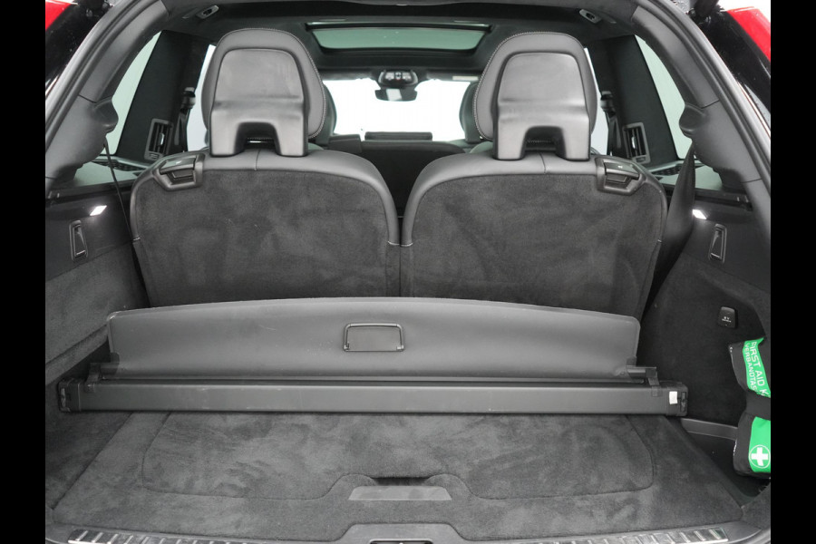 Volvo XC90 T8 Recharge AWD Ultimate Dark Plug In Hybrid Long Range 7 Zits 456pk Dealer O.H PHEV | Luchtvering | Trekhaak Af Fabriek | Panodak | Bowers & Wilkins | 360 Camera | Head Up | Adaptive Cruise | Lederen Sportstoelen Memory & Verwarmd | Keyless | Navigatie | Blis | Virtual