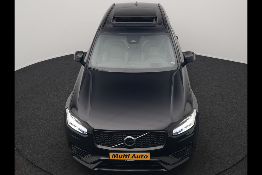 Volvo XC90 T8 Recharge AWD Ultimate Dark Plug In Hybrid Long Range 7 Zits 456pk Dealer O.H PHEV | Luchtvering | Trekhaak Af Fabriek | Panodak | Bowers & Wilkins | 360 Camera | Head Up | Adaptive Cruise | Lederen Sportstoelen Memory & Verwarmd | Keyless | Navigatie | Blis | Virtual