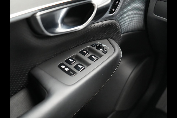 Volvo XC90 T8 Recharge AWD Ultimate Dark Plug In Hybrid Long Range 7 Zits 456pk Dealer O.H PHEV | Luchtvering | Trekhaak Af Fabriek | Panodak | Bowers & Wilkins | 360 Camera | Head Up | Adaptive Cruise | Lederen Sportstoelen Memory & Verwarmd | Keyless | Navigatie | Blis | Virtual