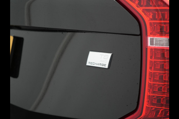 Volvo XC90 T8 Recharge AWD Ultimate Dark Plug In Hybrid Long Range 7 Zits 456pk Dealer O.H PHEV | Luchtvering | Trekhaak Af Fabriek | Panodak | Bowers & Wilkins | 360 Camera | Head Up | Adaptive Cruise | Lederen Sportstoelen Memory & Verwarmd | Keyless | Navigatie | Blis | Virtual
