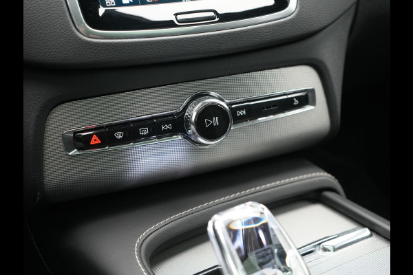 Volvo XC90 T8 Recharge AWD Ultimate Dark Plug In Hybrid Long Range 7 Zits 456pk Dealer O.H PHEV | Luchtvering | Trekhaak Af Fabriek | Panodak | Bowers & Wilkins | 360 Camera | Head Up | Adaptive Cruise | Lederen Sportstoelen Memory & Verwarmd | Keyless | Navigatie | Blis | Virtual