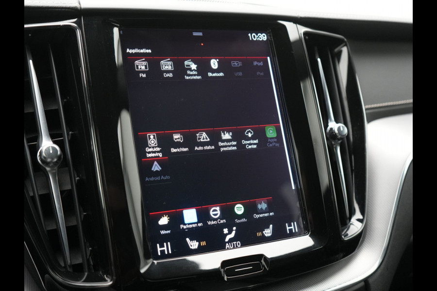 Volvo XC60 Recharge T8 AWD R-Design Plug In Hybrid 391pk Dealer O.H. PHEV | Panodak | Luchtvering | Head Up | Camera | Harman & Kardon | Sportstoelen Memory & Verwarmd | 21"L.M | Apple Carplay | Keyless | Blis | Virtual | Navigatie | DAB |