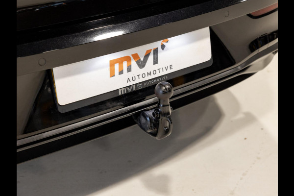 Volkswagen Golf 1.5 TSI / 150pk / Panorama dak / Trekhaak / Elektrische stoelverstelling /