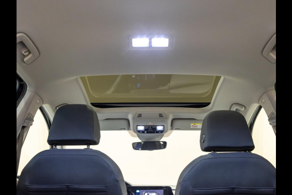 Volkswagen Golf 1.5 TSI / 150pk / Panorama dak / Trekhaak / Elektrische stoelverstelling /
