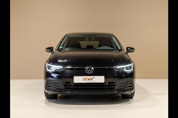 Volkswagen Golf 1.5 TSI / 150pk / Panorama dak / Trekhaak / Elektrische stoelverstelling /