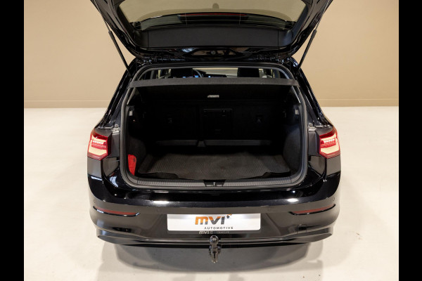 Volkswagen Golf 1.5 TSI / 150pk / Panorama dak / Trekhaak / Elektrische stoelverstelling /