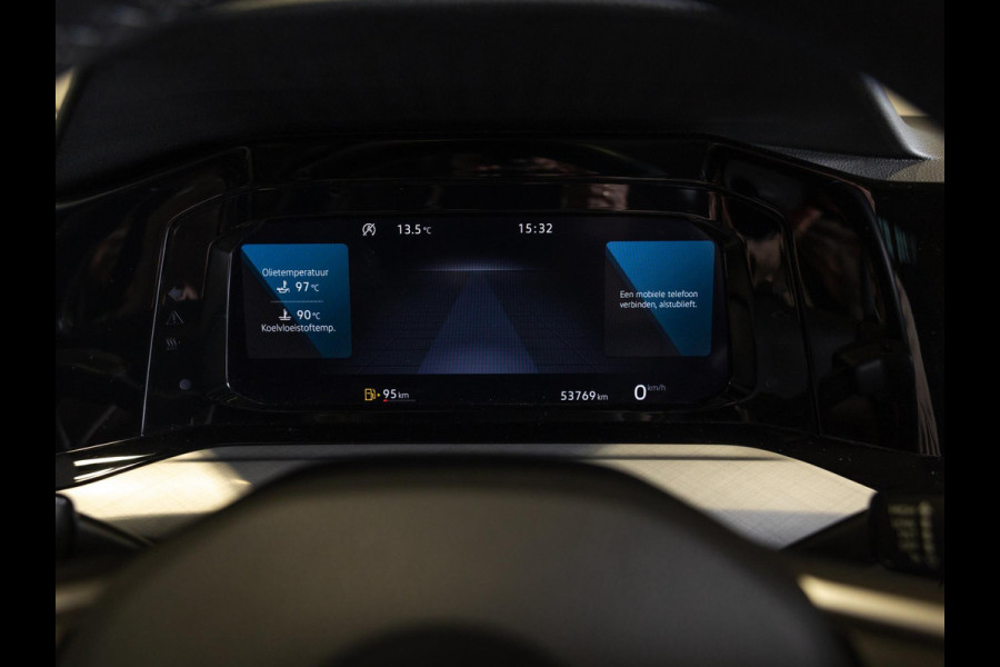 Volkswagen Golf 1.5 TSI / 150pk / Panorama dak / Trekhaak / Elektrische stoelverstelling /