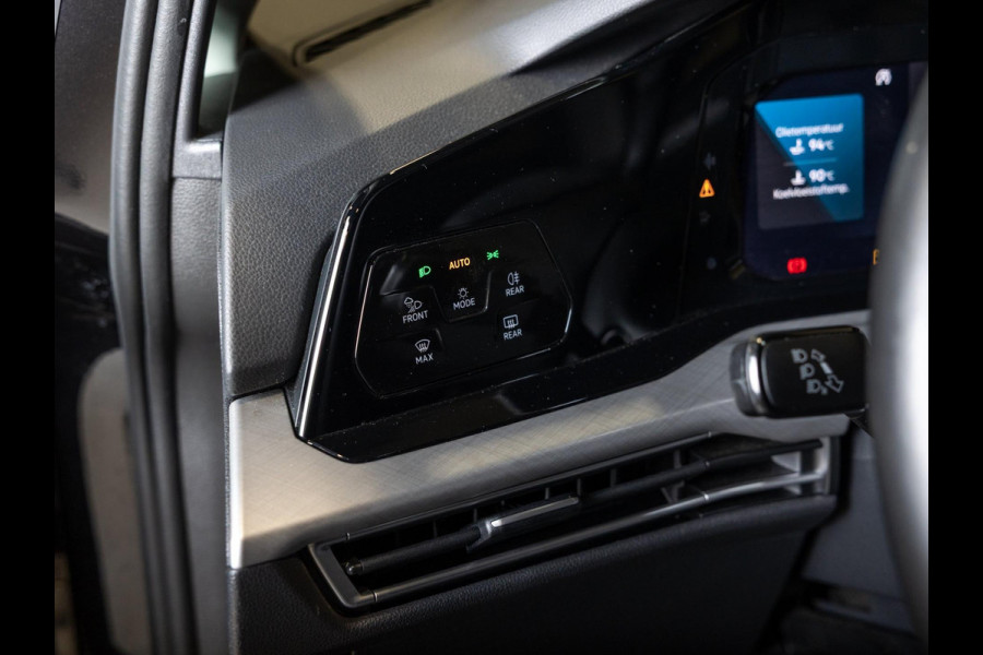 Volkswagen Golf 1.5 TSI / 150pk / Panorama dak / Trekhaak / Elektrische stoelverstelling /