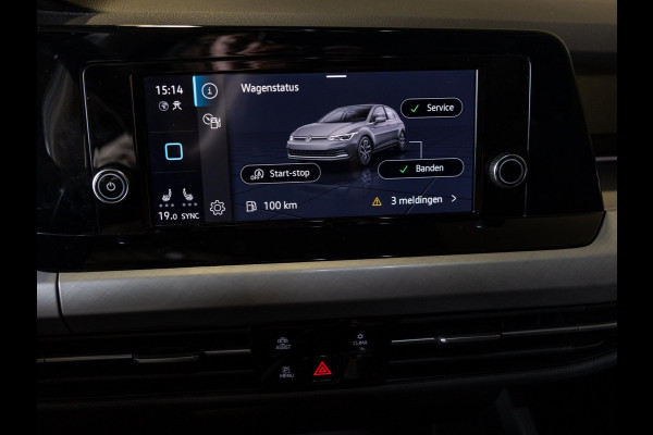 Volkswagen Golf 1.5 TSI / 150pk / Panorama dak / Trekhaak / Elektrische stoelverstelling /