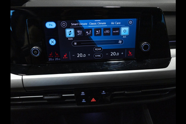 Volkswagen Golf 1.5 TSI / 150pk / Panorama dak / Trekhaak / Elektrische stoelverstelling /