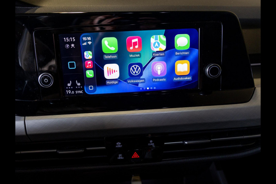 Volkswagen Golf 1.5 TSI / 150pk / Panorama dak / Trekhaak / Elektrische stoelverstelling /