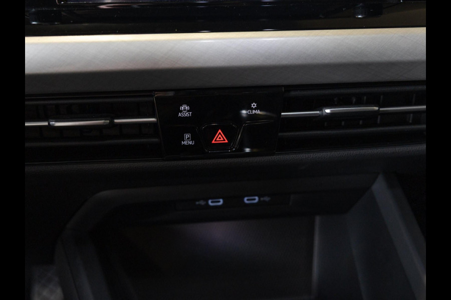 Volkswagen Golf 1.5 TSI / 150pk / Panorama dak / Trekhaak / Elektrische stoelverstelling /