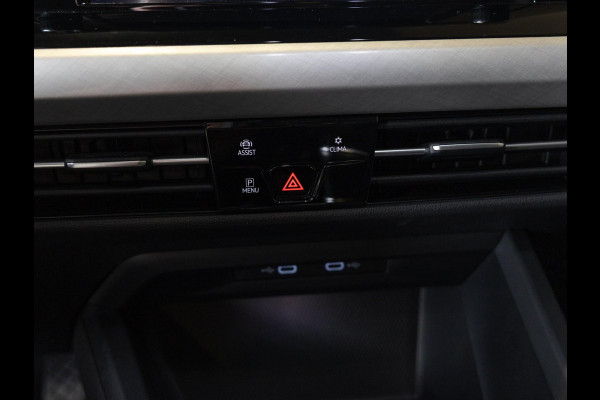 Volkswagen Golf 1.5 TSI / 150pk / Panorama dak / Trekhaak / Elektrische stoelverstelling /