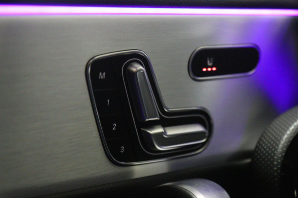 Mercedes-Benz CLA-Klasse 220 ORANGE EDITION Nap/Dealeronderhoud/Pano/Memory/Sfeer/Cam/carplay/BOMVOL