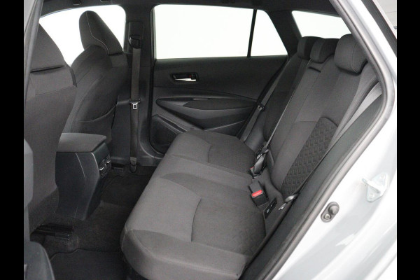 Toyota Corolla 1.8 Hybrid Business | Trekhaak | Camera | Adaptive cruise | Carplay | Full LED | Climate control | Bluetooth | DAB | Getint glas