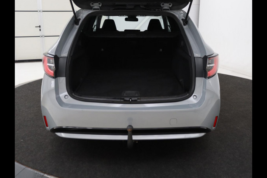 Toyota Corolla 1.8 Hybrid Business | Trekhaak | Camera | Adaptive cruise | Carplay | Full LED | Climate control | Bluetooth | DAB | Getint glas