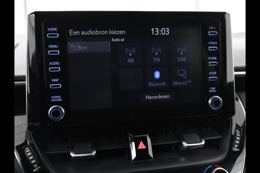 Toyota Corolla 1.8 Hybrid Business | Trekhaak | Camera | Adaptive cruise | Carplay | Full LED | Climate control | Bluetooth | DAB | Getint glas