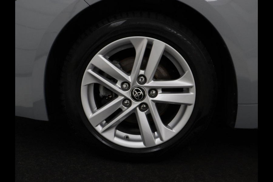 Toyota Corolla 1.8 Hybrid Business | Trekhaak | Camera | Adaptive cruise | Carplay | Full LED | Climate control | Bluetooth | DAB | Getint glas