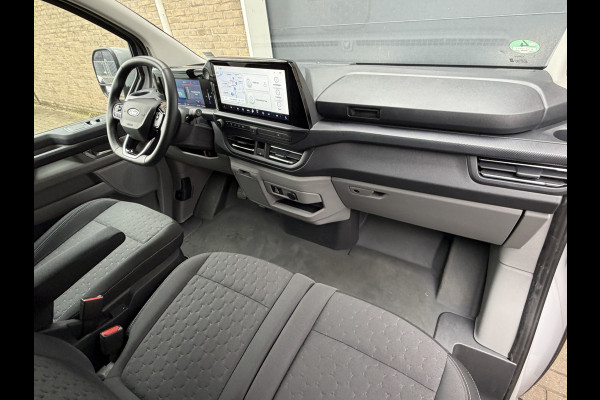 Ford E-Transit Cust. 320 L1H1 Limited 65 kWh/ 218 PK Direct leverbaar/stoel&stuur verwaming/B&O/ Camera
