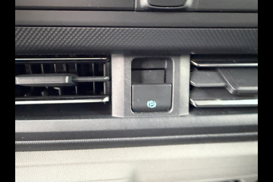 Ford E-Transit Cust. 320 L1H1 Limited 65 kWh/ 218 PK Direct leverbaar/stoel&stuur verwaming/B&O/ Camera