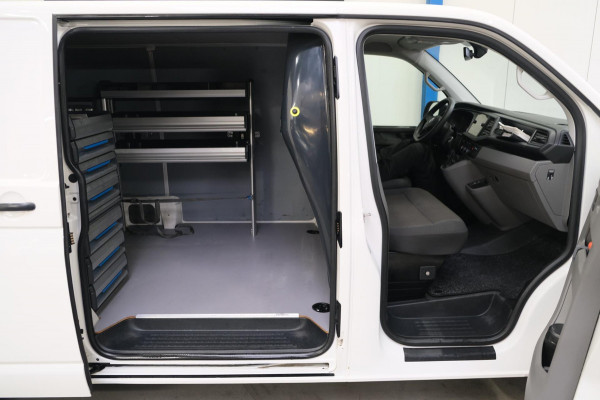 Volkswagen Transporter 2.0 TDI 150PK L2H1 Automaat - N.A.P. Airco, Navi, Cruise, Camera.