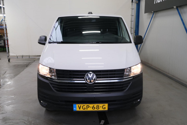 Volkswagen Transporter 2.0 TDI 150PK L2H1 Automaat - N.A.P. Airco, Navi, Cruise, Camera.