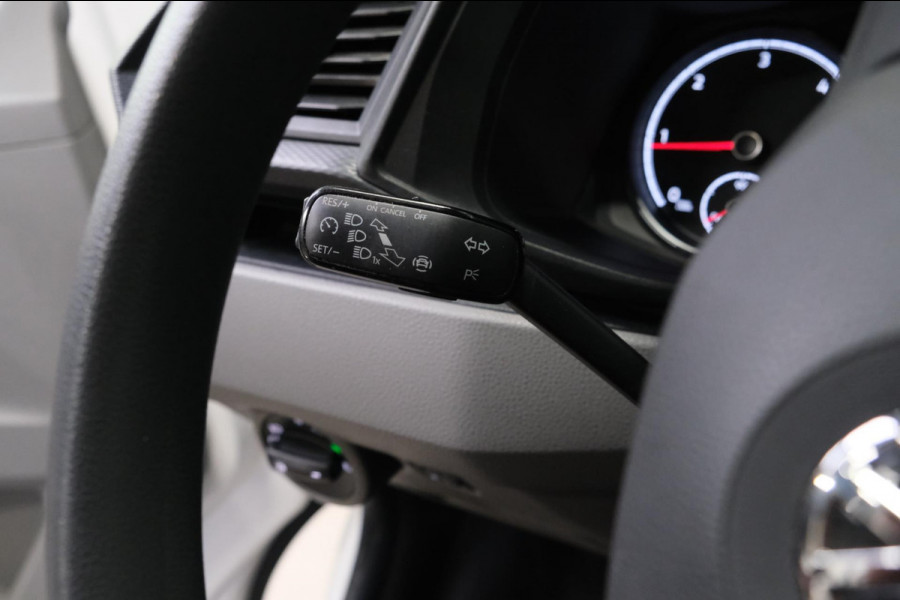 Volkswagen Transporter 2.0 TDI 150PK L2H1 Automaat - N.A.P. Airco, Navi, Cruise, Camera.