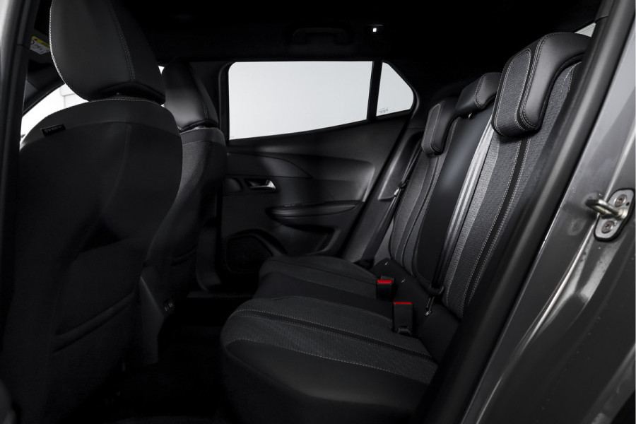 Peugeot 2008 1.2 Hybrid 145 Allure - Automaat | Afn. Trekhaak | Dig. Cockpit | Adapt. Cruise | Stoelverw. | PDC | Camera | App. Connect | ECC | DAB | LM 17" | 5375