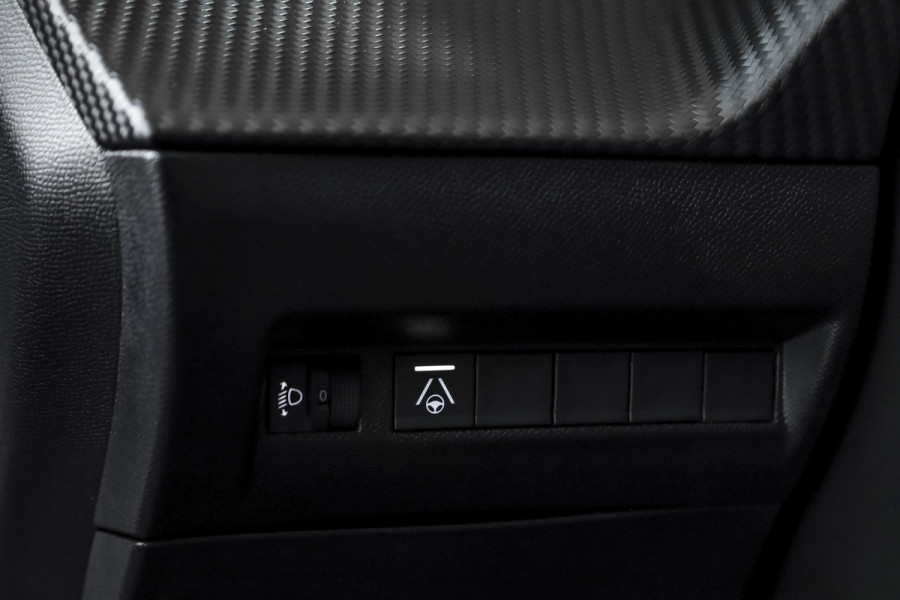 Peugeot 2008 1.2 Hybrid 145 Allure - Automaat | Dig. Cockpit | Adapt. Cruise | Stoelverw. | PDC | Camera | App. Connect | ECC | DAB | LM 17" | 5034