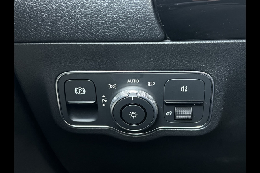 Mercedes-Benz B-Klasse 200 Business Solution AMG | Pano | Trekhaak | Memory | Sfeerverlichting