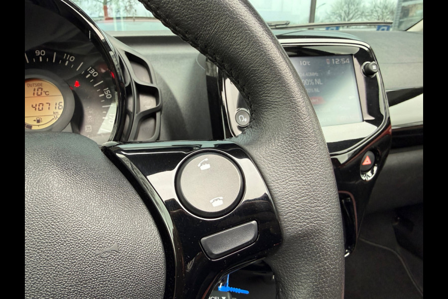 Peugeot 108 1.0 e-VTi Collection TOP! Media Apple/ Android - Climate - Camera - LED