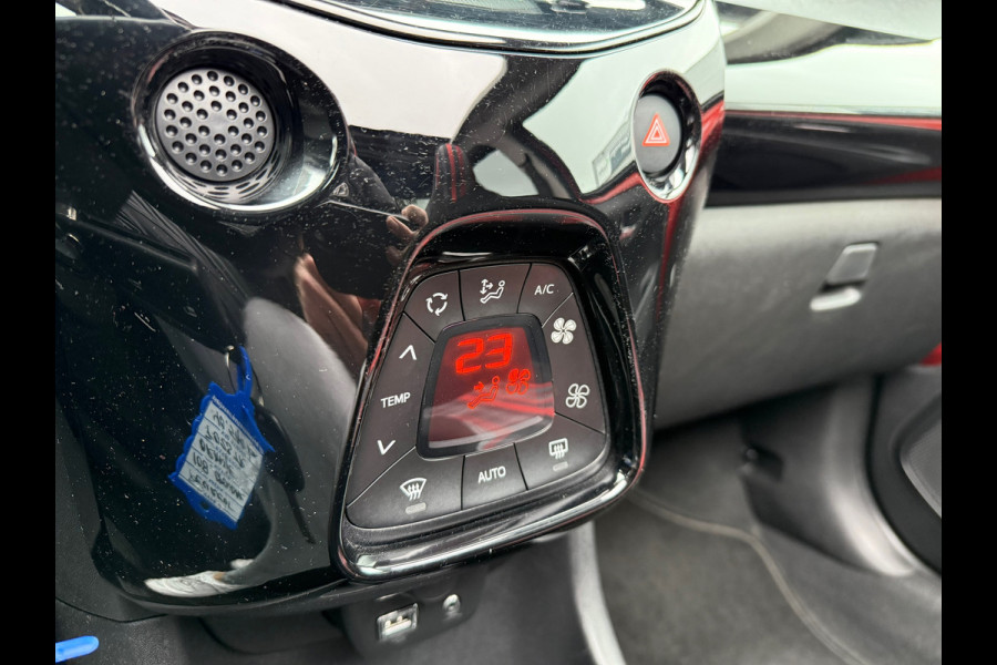 Peugeot 108 1.0 e-VTi Collection TOP! Media Apple/ Android - Climate - Camera - LED