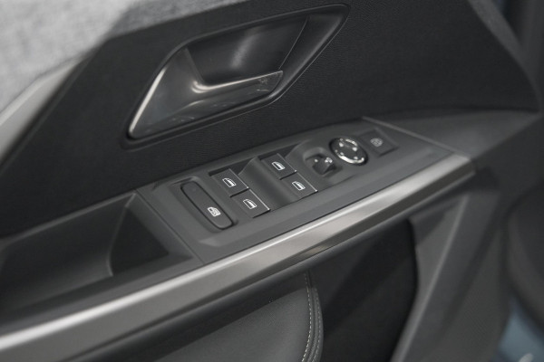 Peugeot 3008 1.2 Hybrid 145 GT | Trekhaak | Elektronische Kofferklep | Adaptieve Cruise Control | Camera